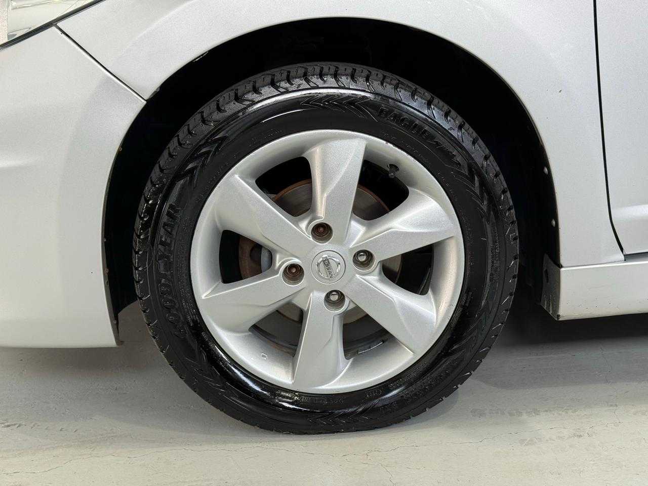 TIIDA SL 1.8 AT / TETO SOLAR