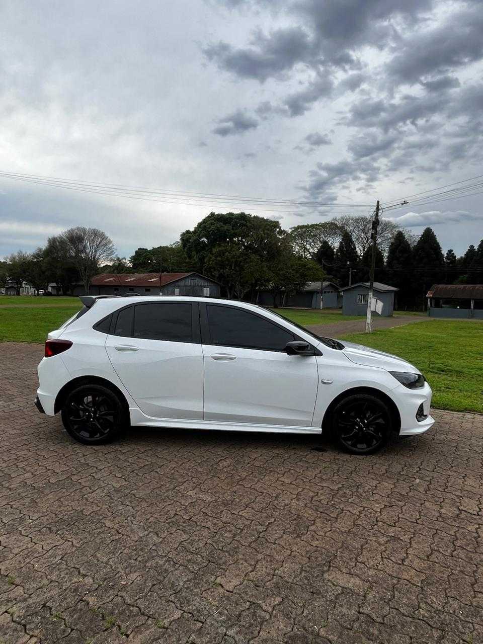 ONIX HATCH RS 1.0 TURBO