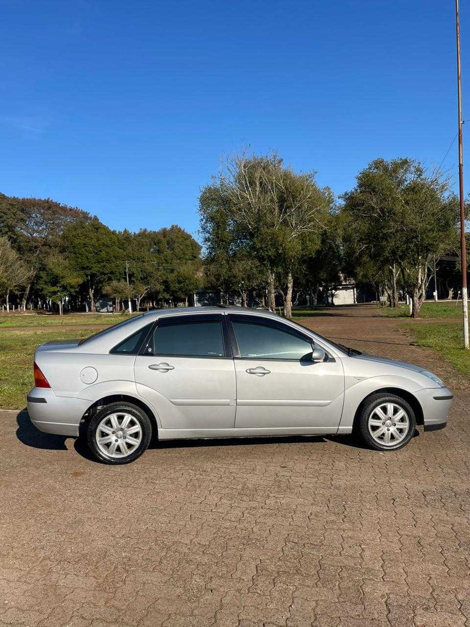 FOCUS GHIA SEDAN 2.0