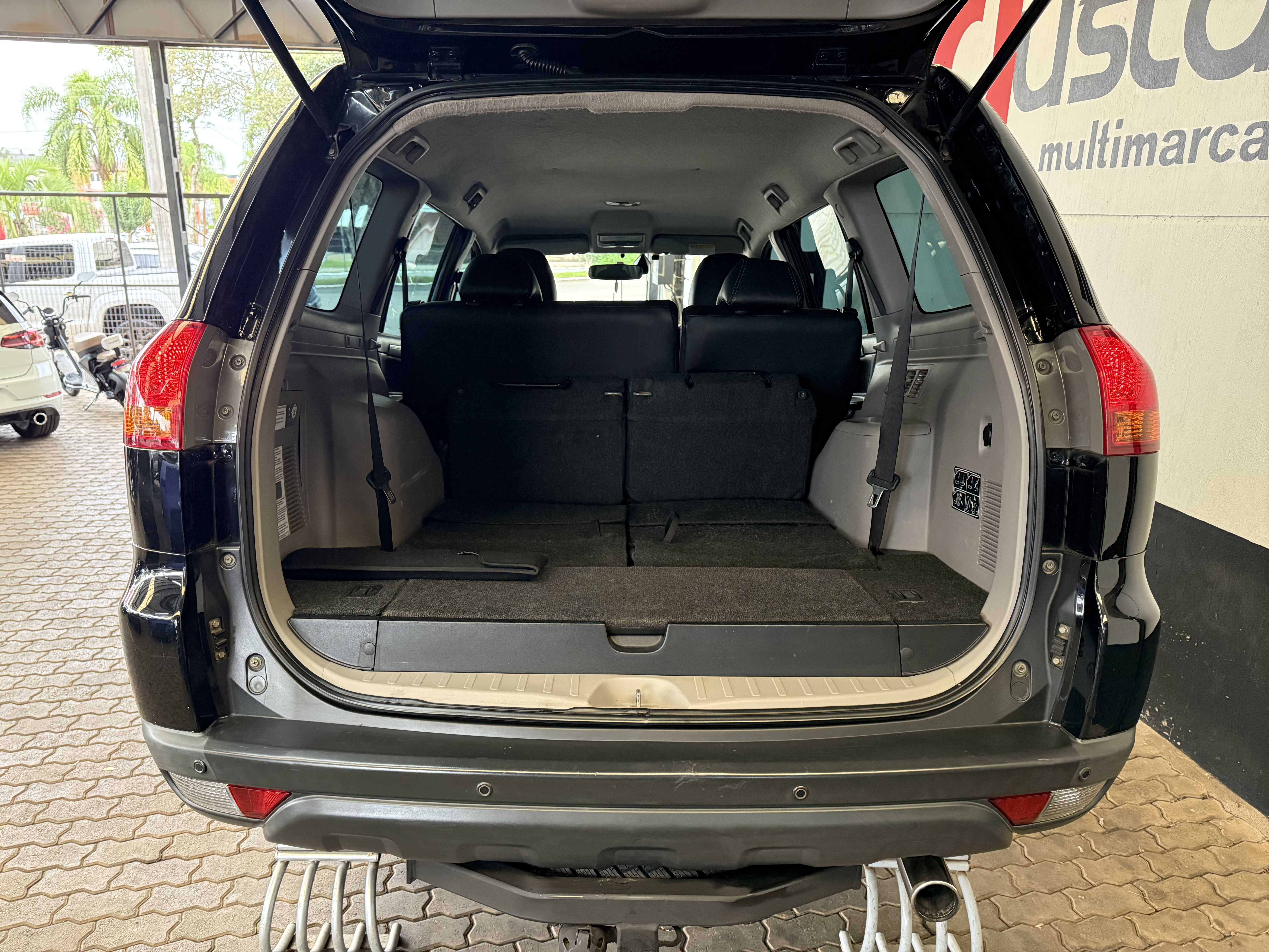 PAJERO DAKAR 7 LUGARES