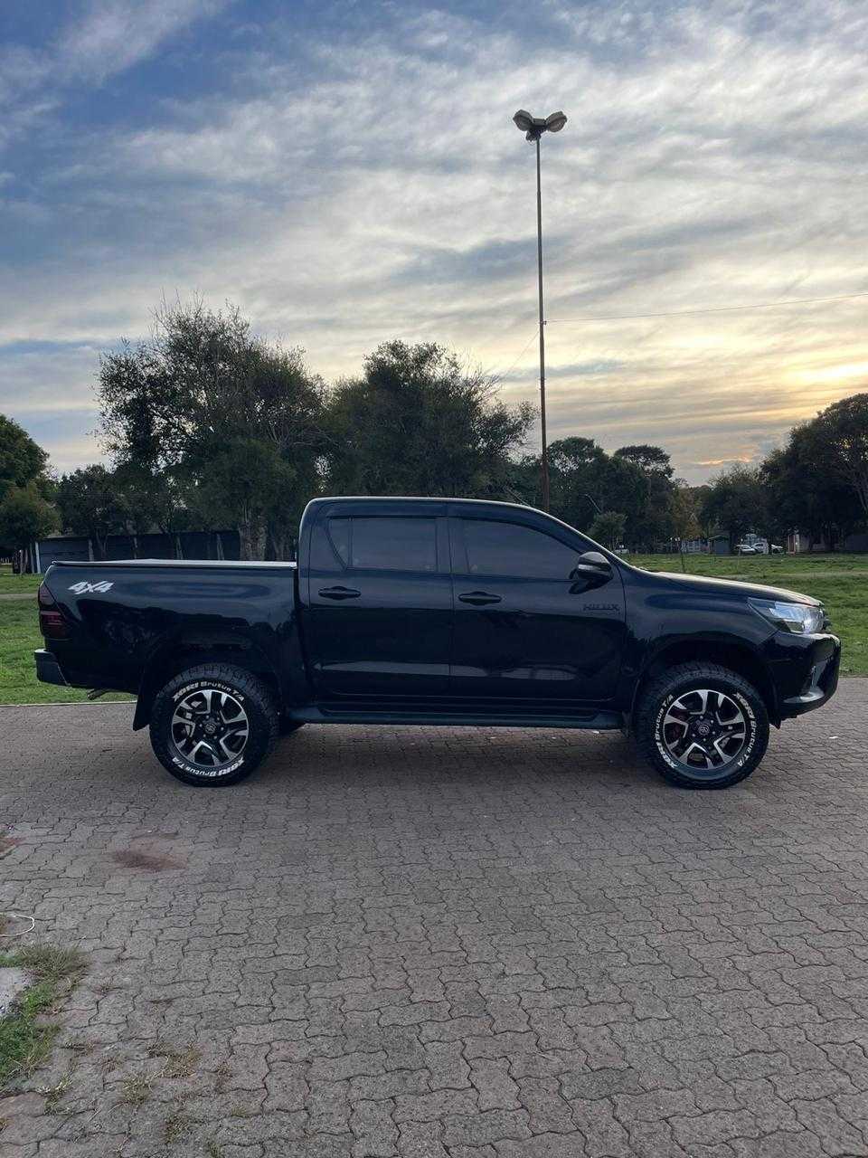 HILUX CD SRV 4X4