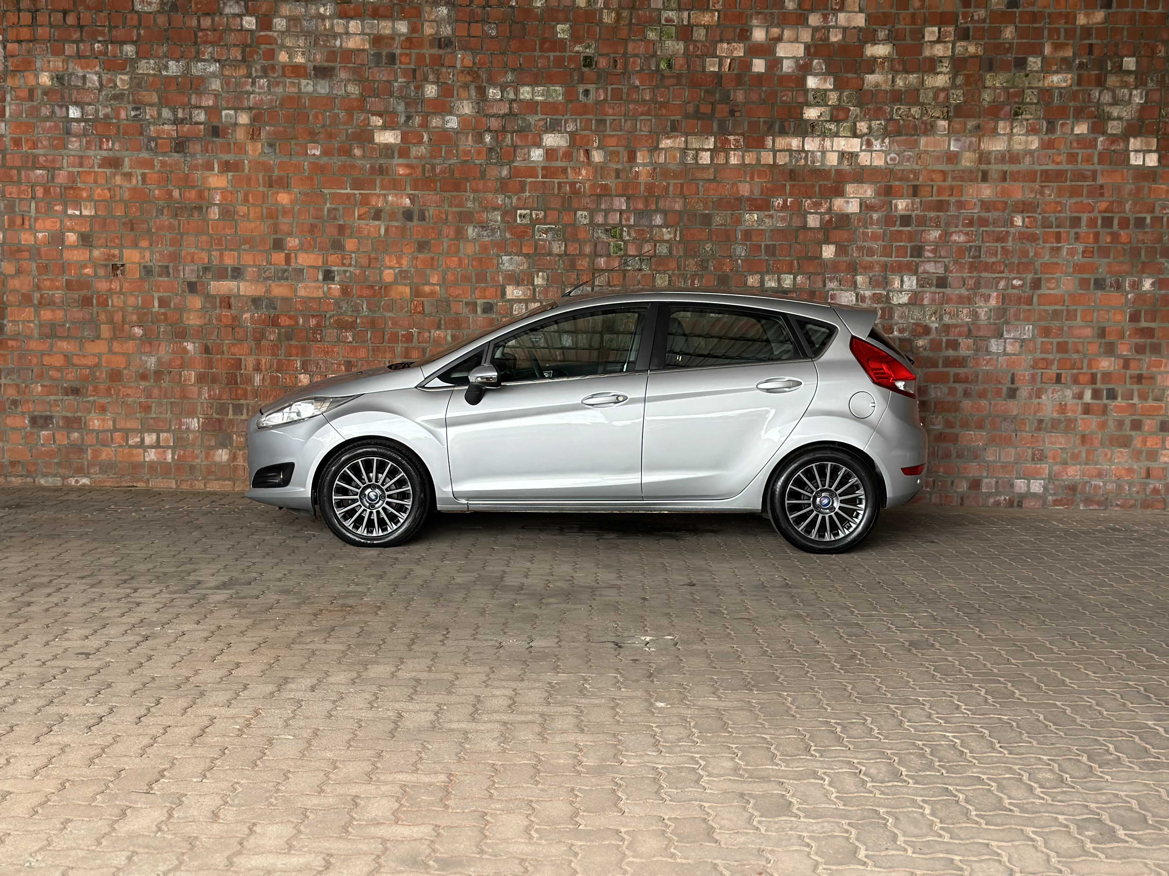 NEW FIESTA TITANIUM 1.6 AT