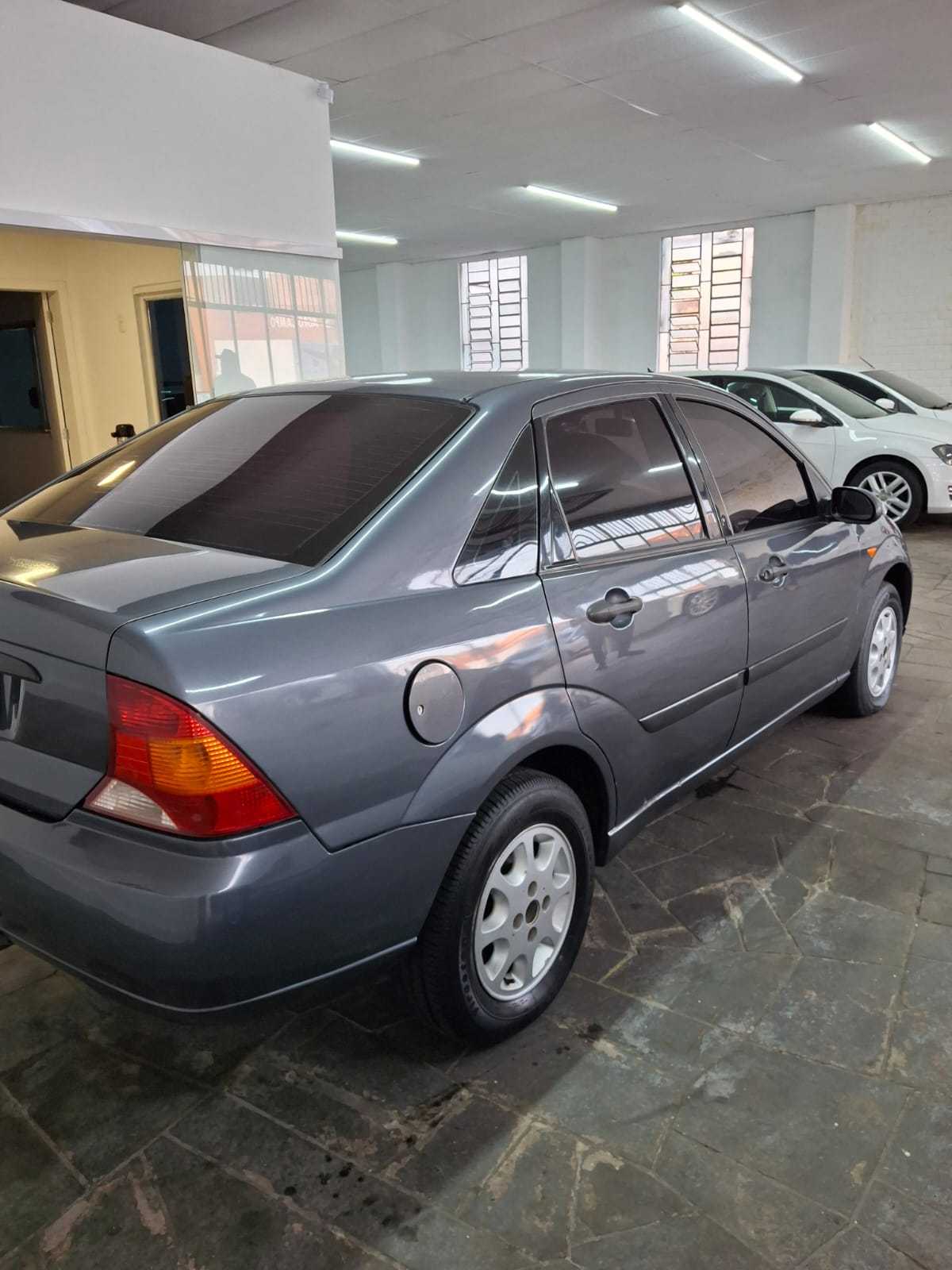 FOCUS SEDAN 2.0