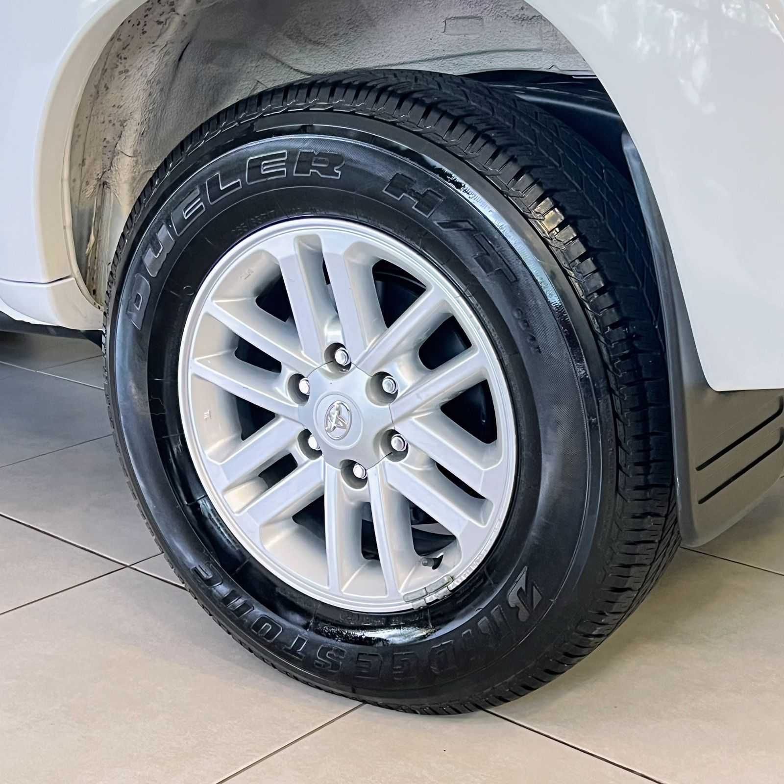 HILUX SW4 SR 2.7 FLEX 4X2 AUT