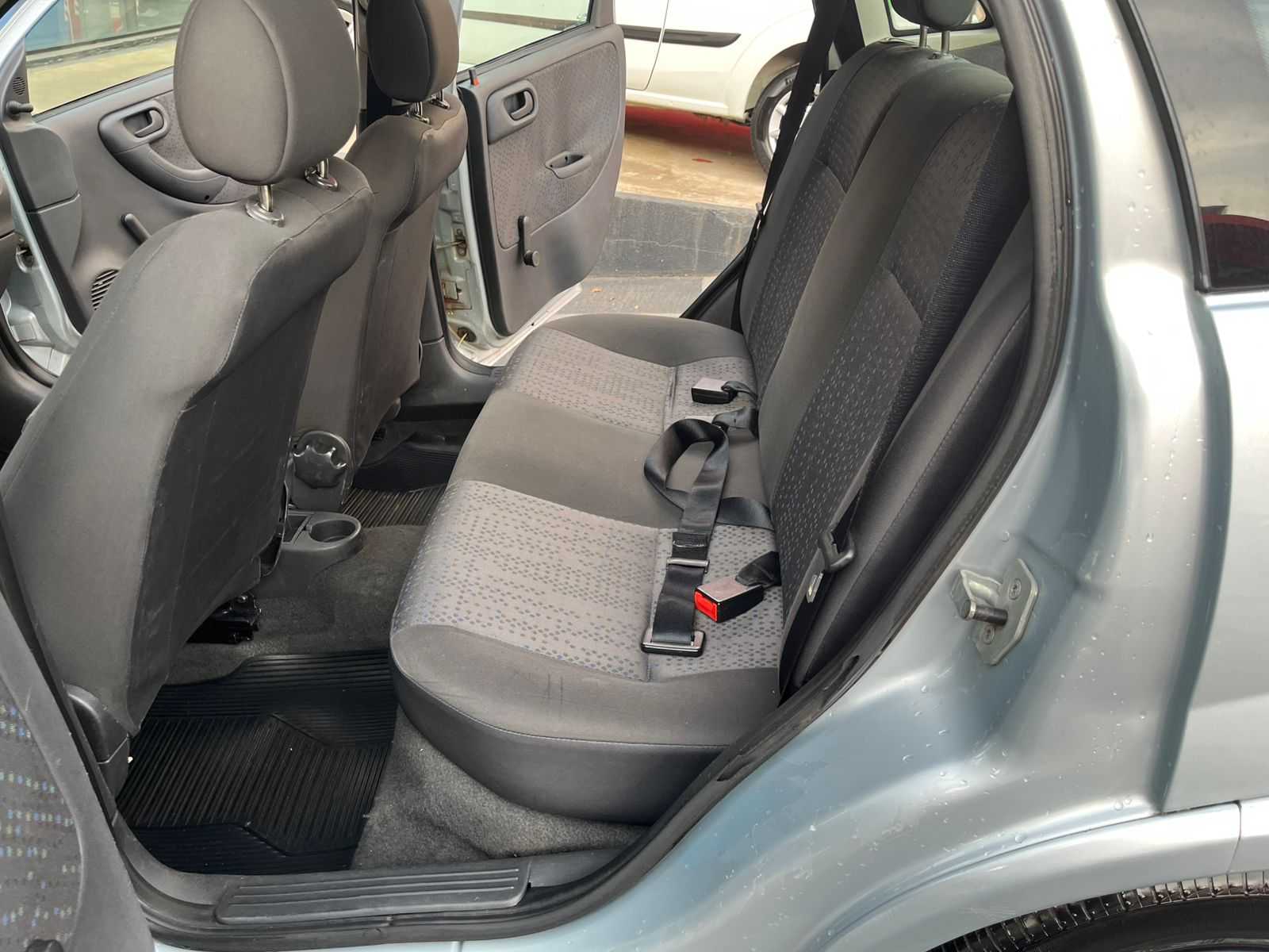 CORSA SEDAN 1.4 MAXX