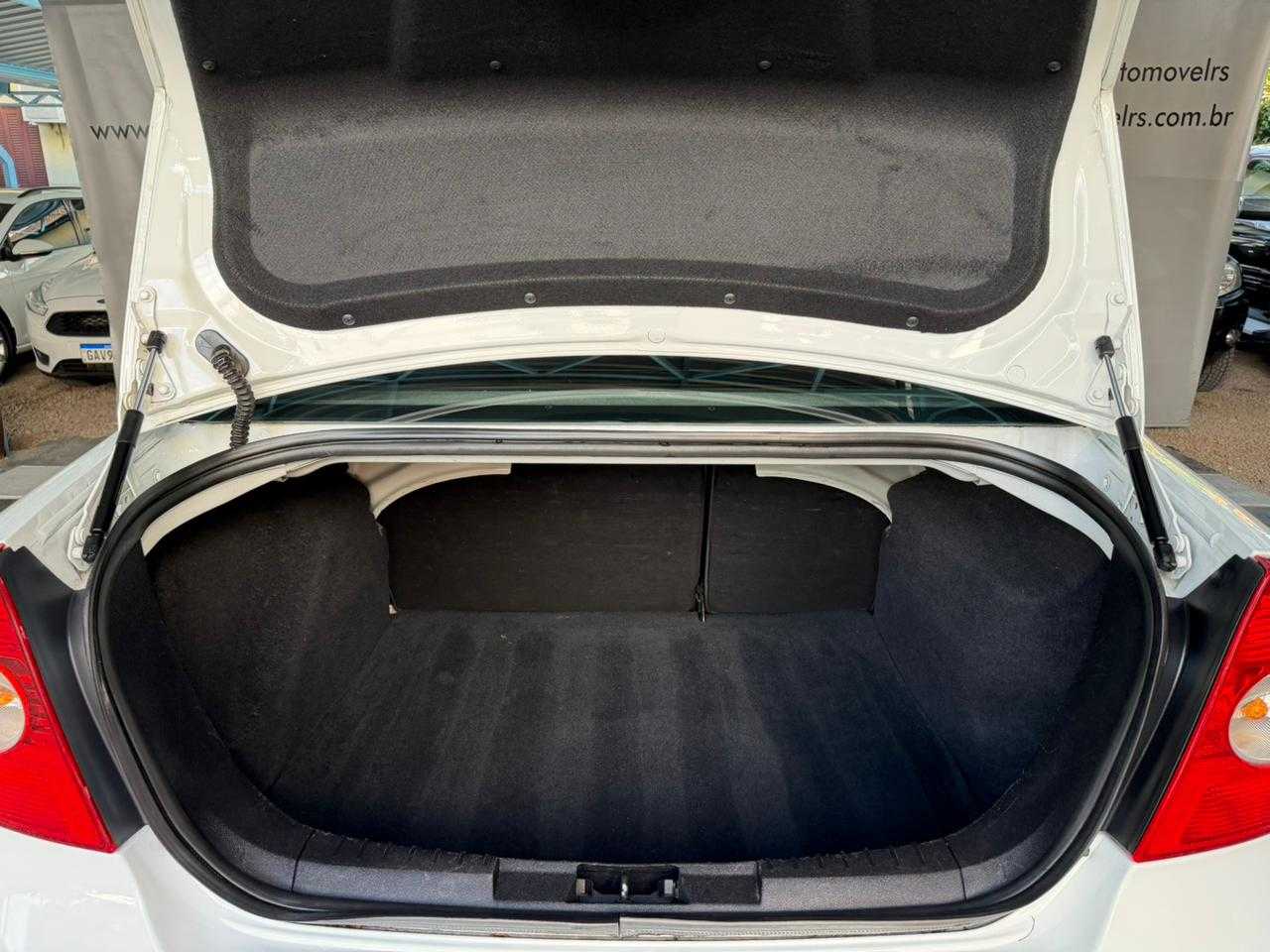 FOCUS 1.6 SEDAN 16V 5P MAN.