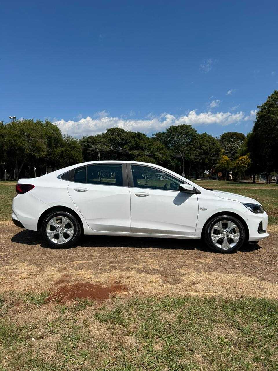 ONIX SEDAN PLUS PREMIER  1.0