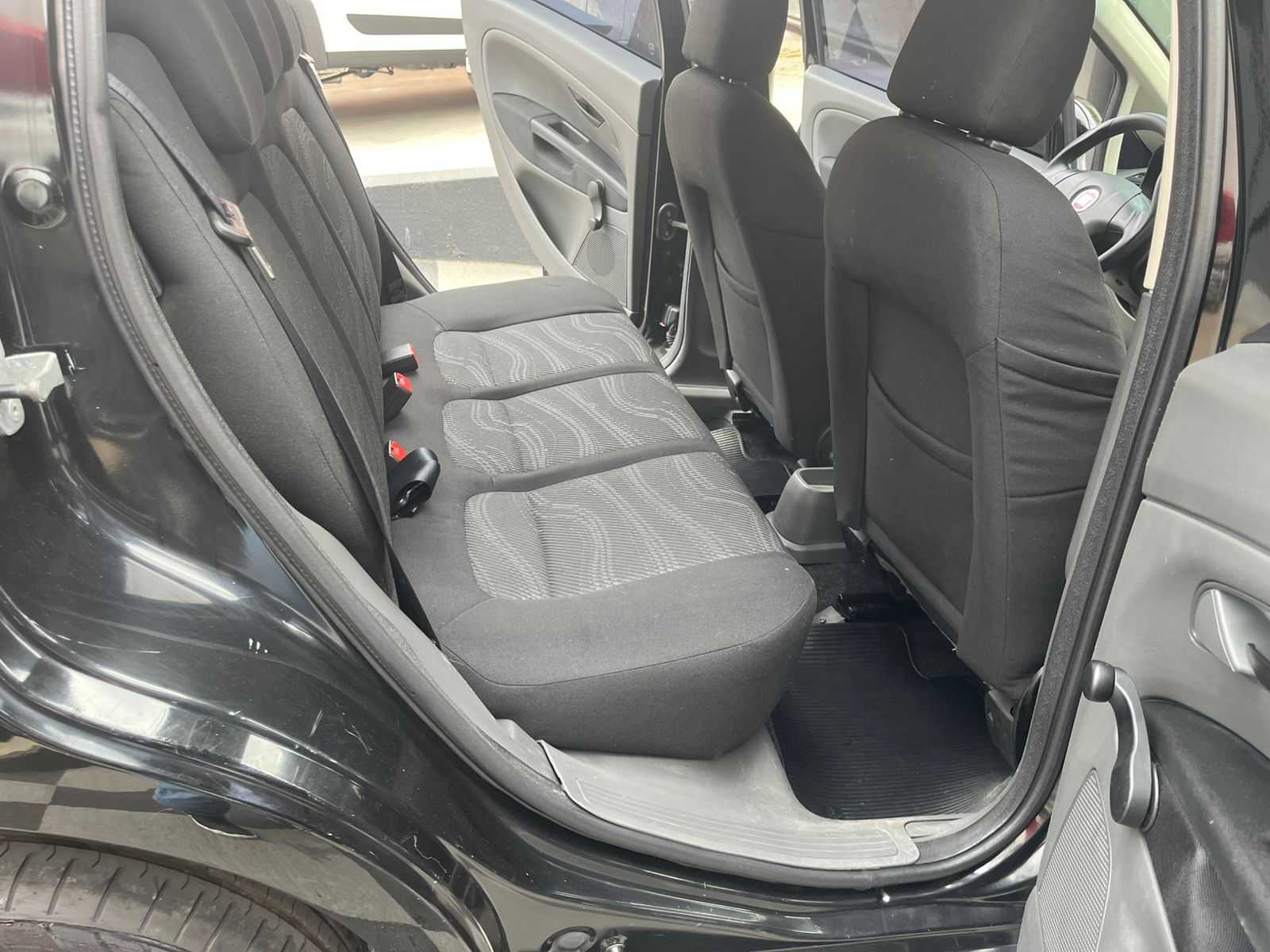 PUNTO 1.4 ATTRACTIVE COMPLETO