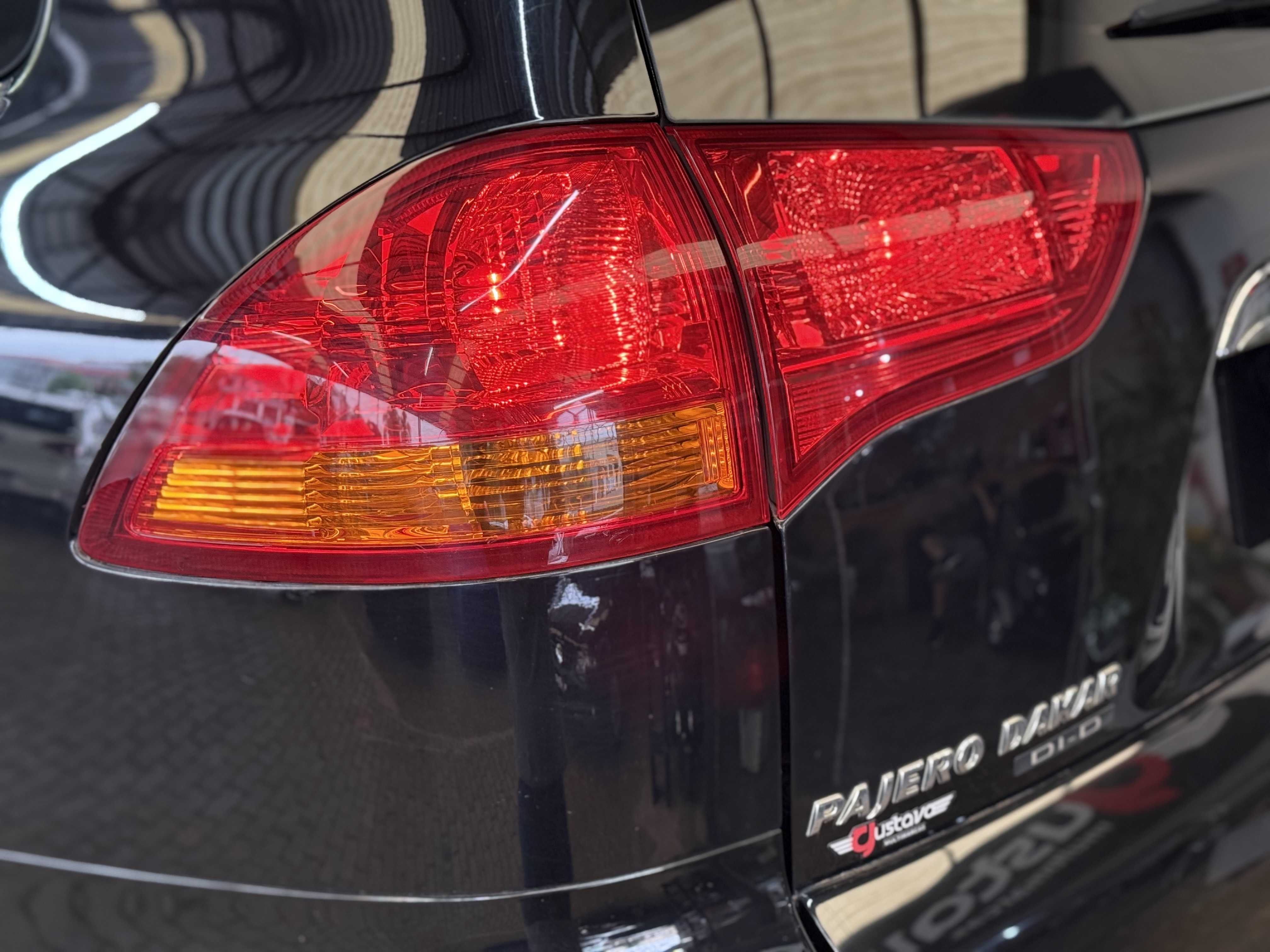 PAJERO DAKAR 7 LUGARES