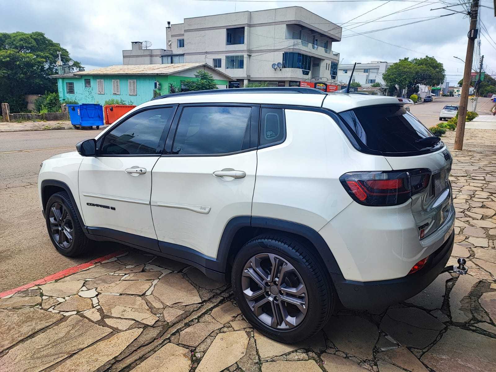 COMPASS LONGITUDE T270