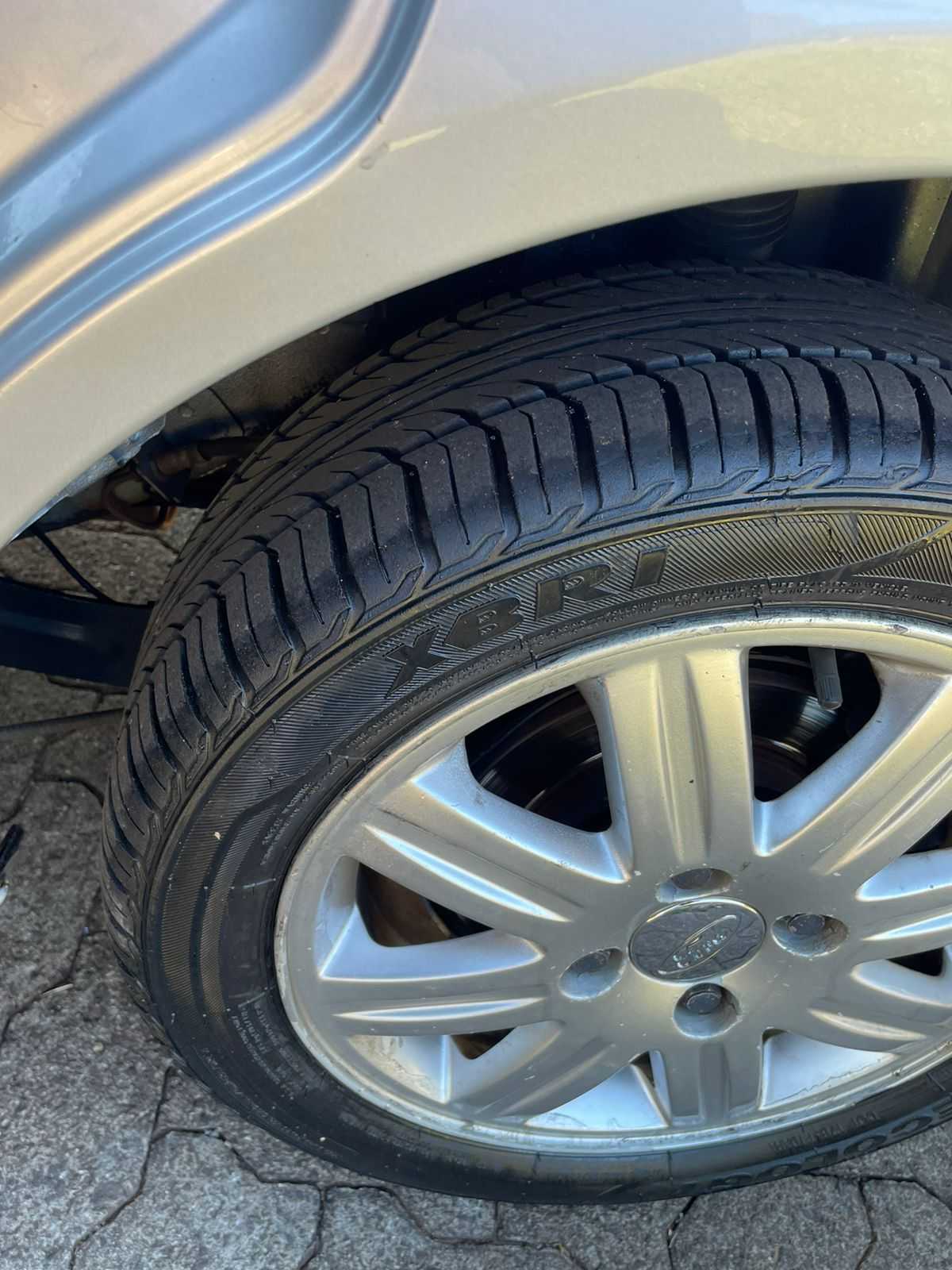 FOCUS GHIA SEDAN 2.0