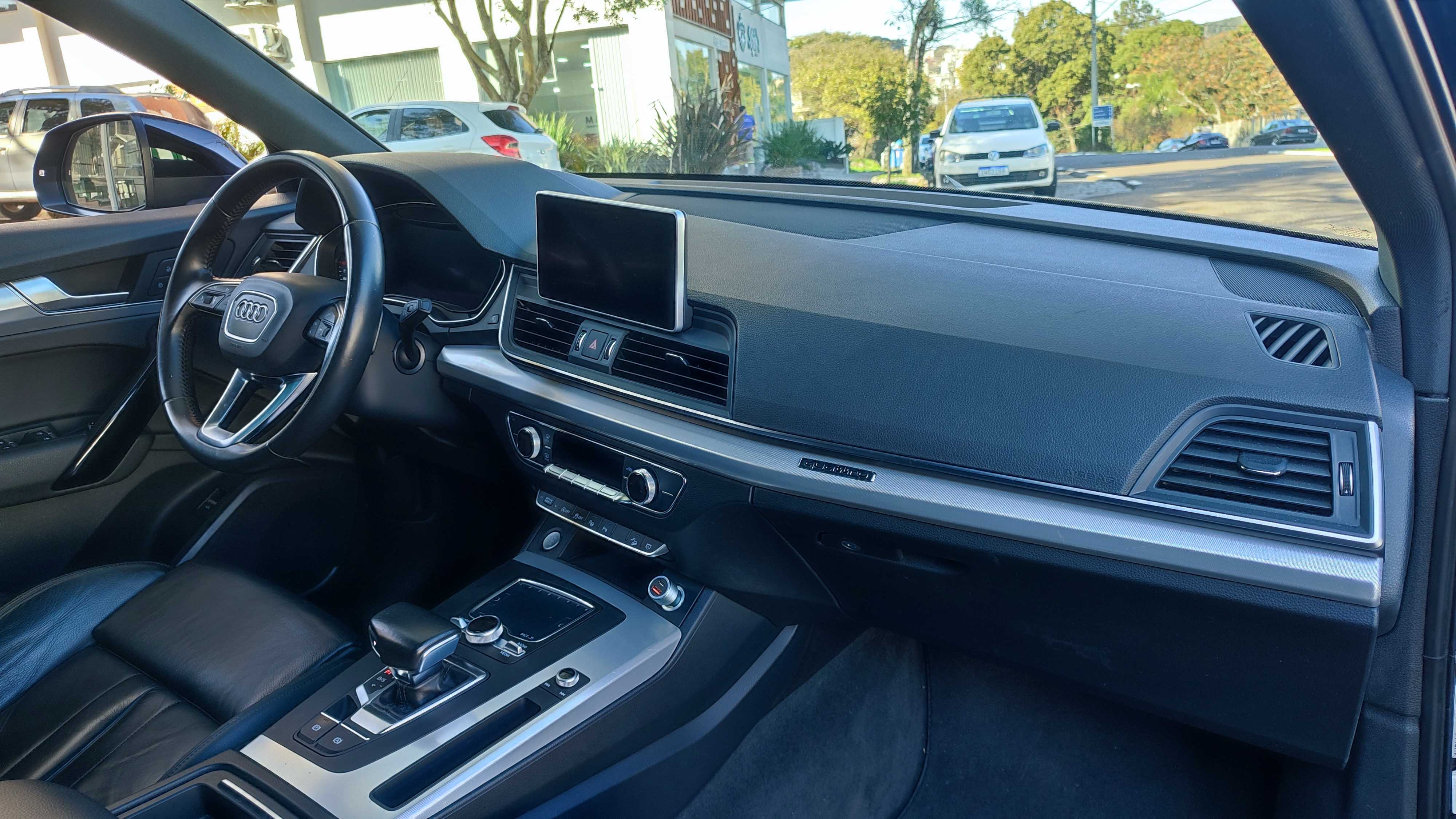 Q5 AMBIETE 2.0TFSI STRONIC